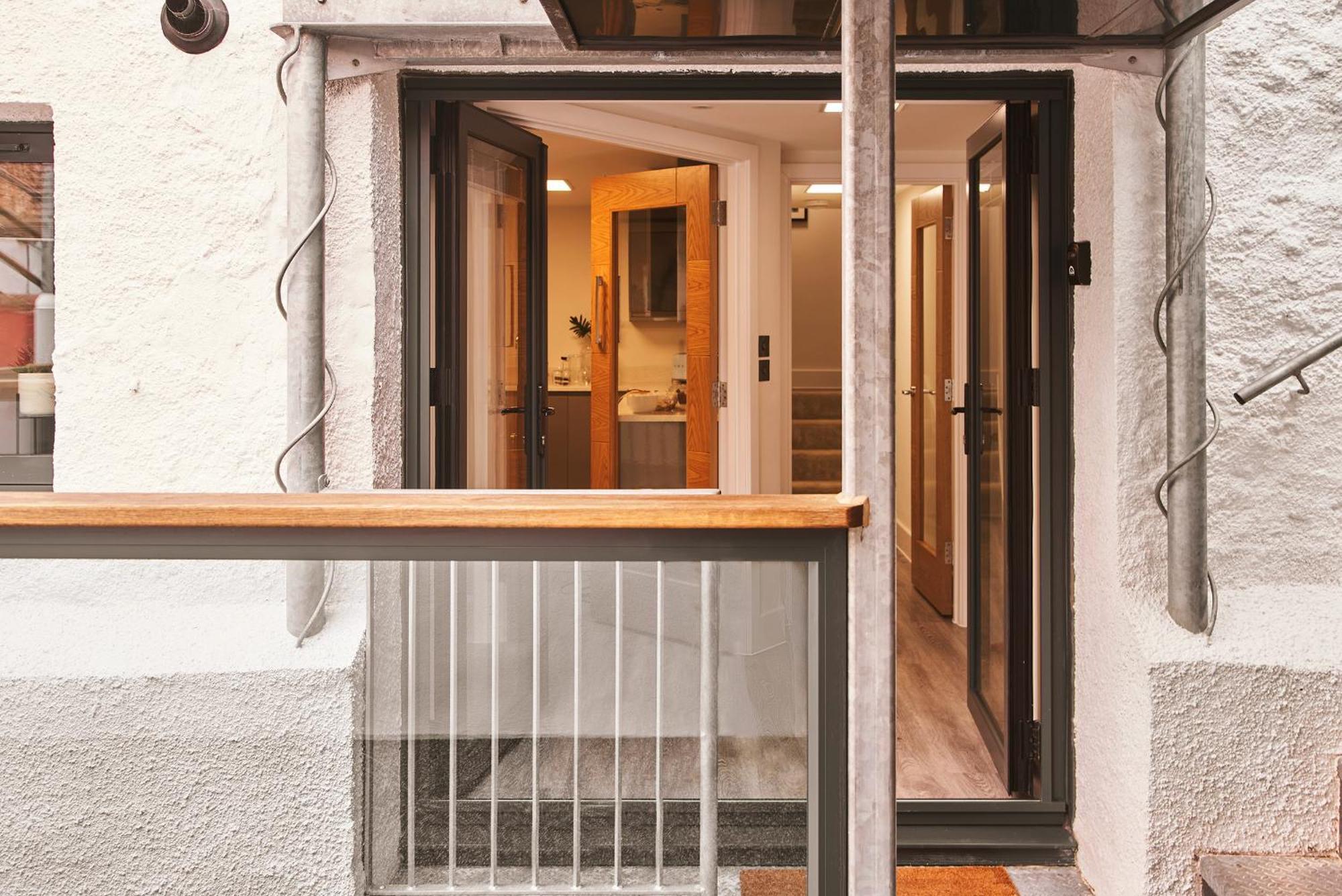 The Moorings - Stylish Duplex Apartment On Torquay Harbourside Bagian luar foto