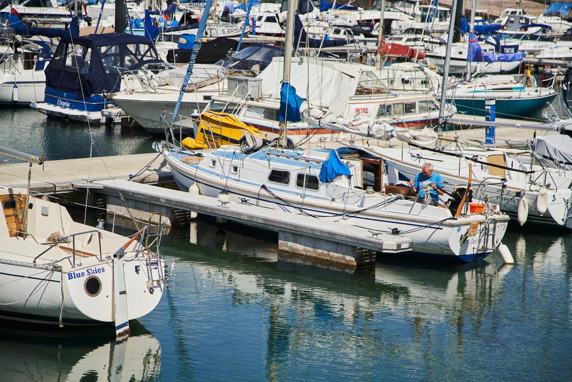 The Moorings - Stylish Duplex Apartment On Torquay Harbourside Bagian luar foto